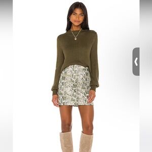 Ollie Sweater in Green
Song of Style